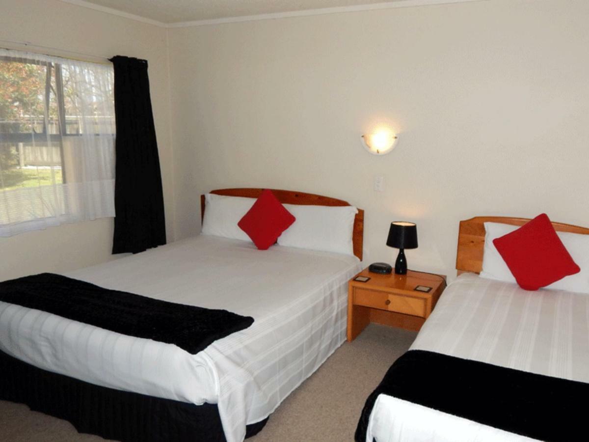 Cheviot Park Motor Lodge Whangarei Exterior photo